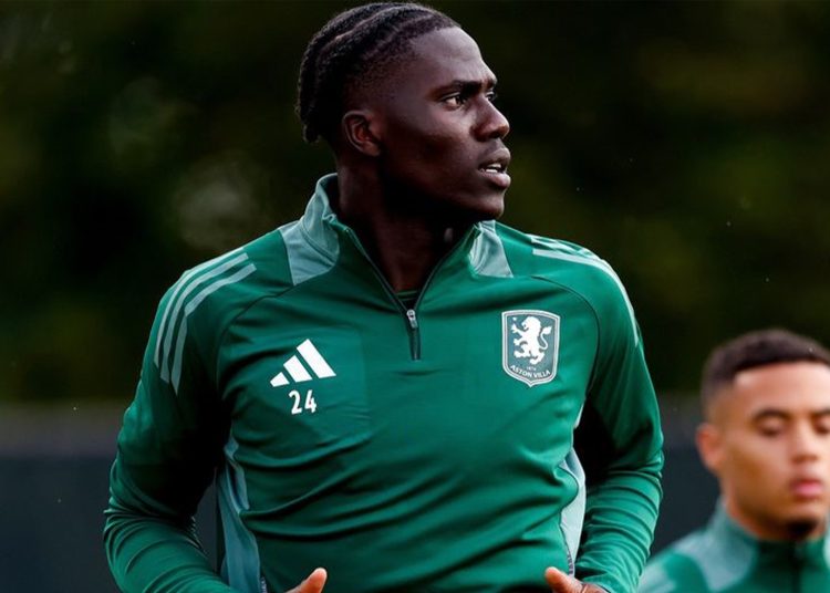 Los fanáticos del Aston Villa, con ojos de águila, están convencidos de que la estrella se va cuando ven un detalle clave en la foto del nuevo fichaje Amadou Onana