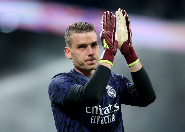 Lunin deja el Real Madrid por el Chelsea y podría incorporar a Kepa