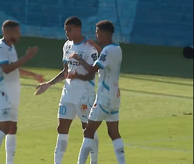 Mason Greenwood recibió los elogios de sus compañeros tras abrir el marcador para el Marsella contra el Pau el sábado