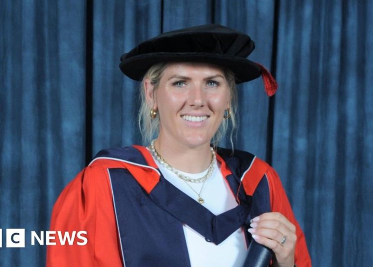 Millie Bright, de las Leonas, recibió un doctorado honoris causa