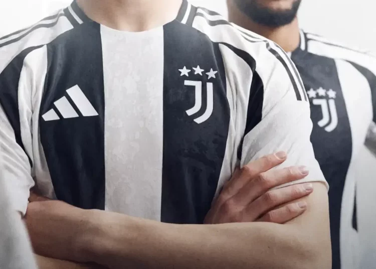 Por qué la Juventus no tiene patrocinador para su nueva camiseta de local 2024-25