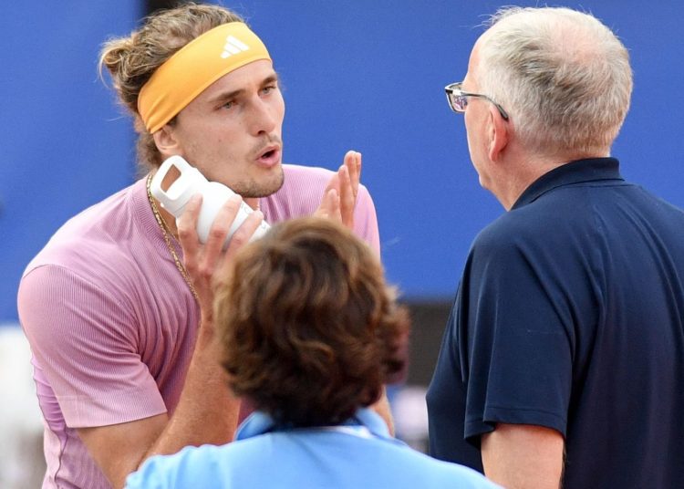 "Shame" – La estrella del tenis schimpft und siegt am Rothenbaum