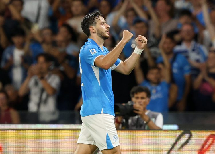 Ante los problemas del Napoli, apareció el mejor Kvaratskhelia