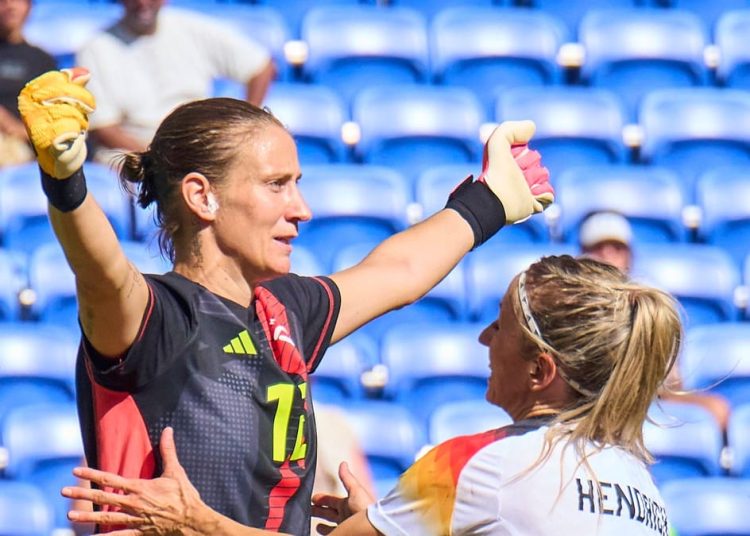 DFB-Torhüterin Ann-Katrin Berger es la futbolista alemana del año