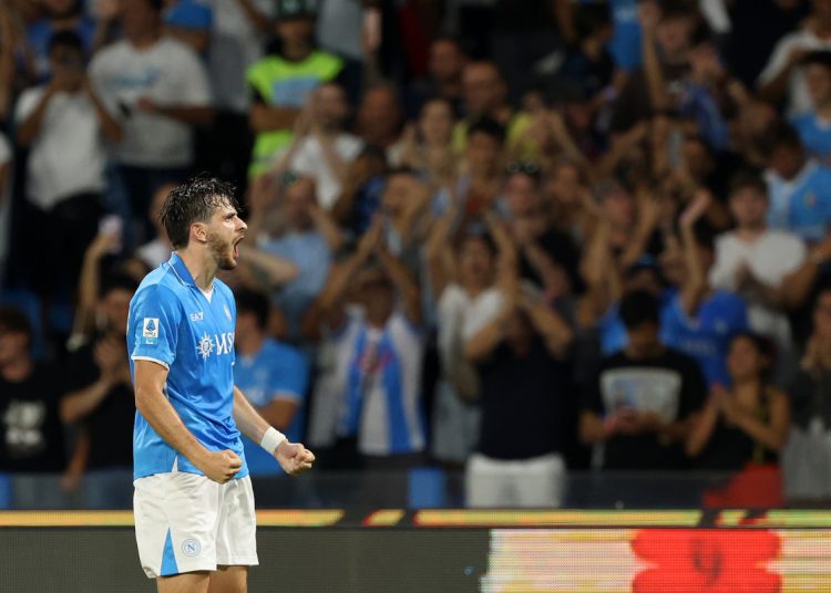 Di Lorenzo y Kvaratskhelia "aprenden mucho" de su nuevo entrenador Conte en el Nápoles tras la victoria por 3-0