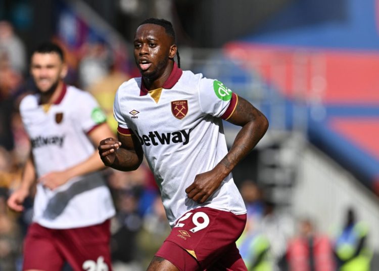 Aaron Wan-Bissaka in action for West Ham.