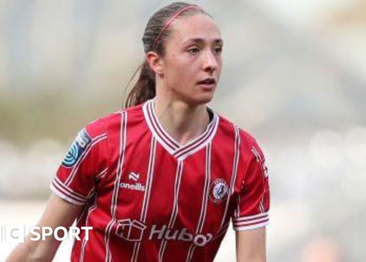 Naomi Layzell in Bristol City kit