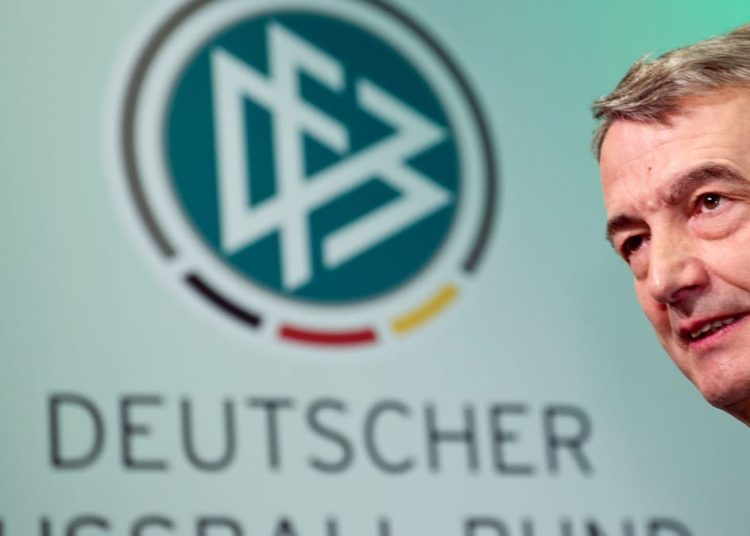 El ex presidente de la DFB, Niersbach, desestima Geldsumme zahlen