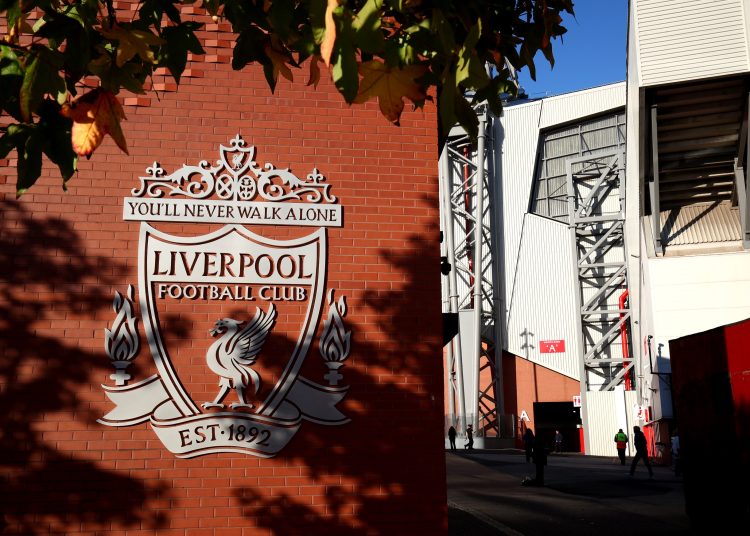 El portero brasileño Pitaluga deja el Liverpool antes del fichaje de Mamardashvili