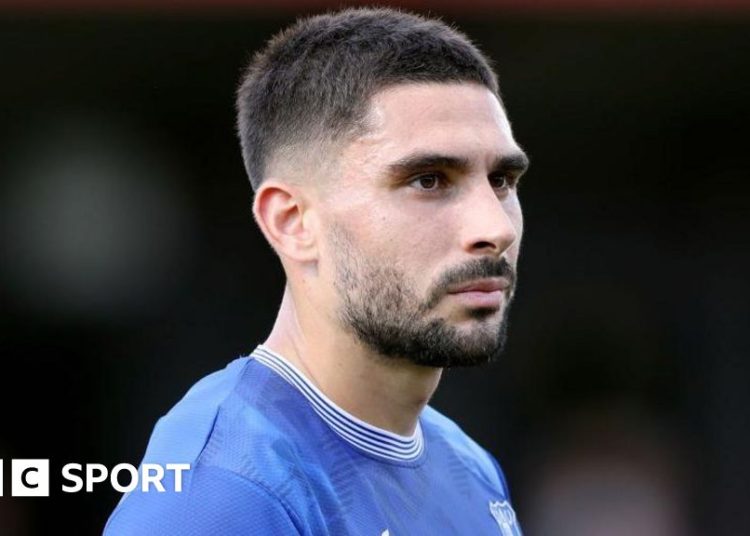 Neal Maupay playing for Everton in a pre-season friendly