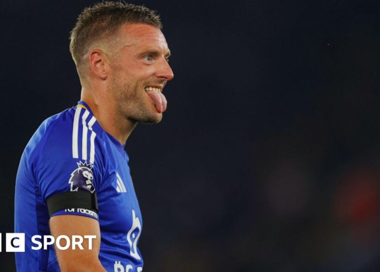 Jamie Vardy reacts during Leicester's game against Tottenham