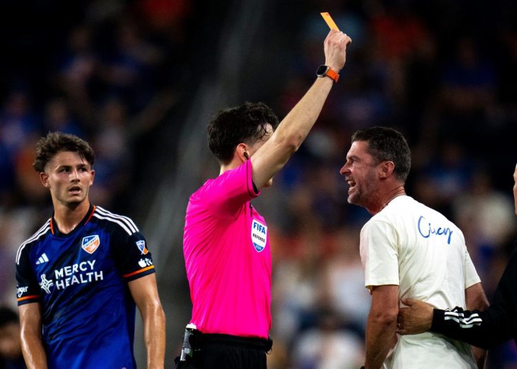 La MLS suspende al técnico del FC Cincinnati por un partido adicional