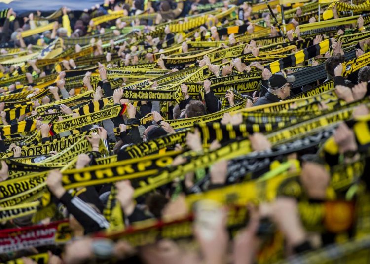 Más de 90 grupos ultra del BVB protestan por el acuerdo de patrocinio con el fabricante de armas