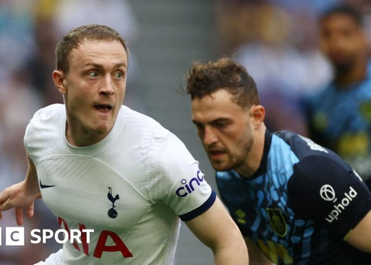 Oliver Skipp playing for Tottenham