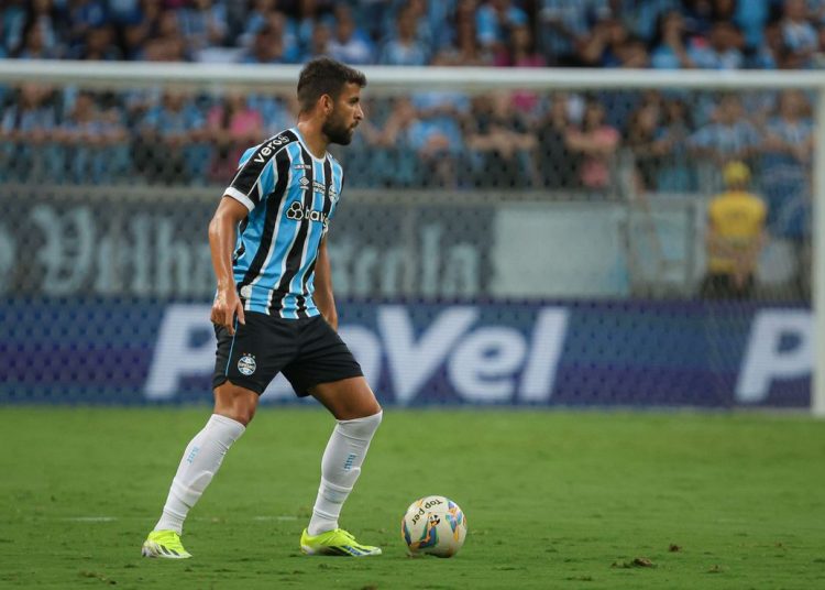 Pepê extraña a Grêmio en el duelo contra Fluminense