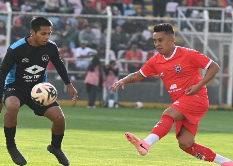 Christian Cueva con Cienciano. Foto: Twitter Club Cienciano