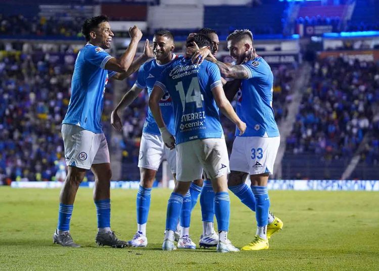 Cruz Azul remonta y golea al América de Jardine ¿Campeón en crisis?