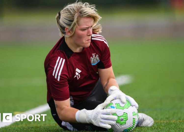 Claudia Moan training with Newcastle