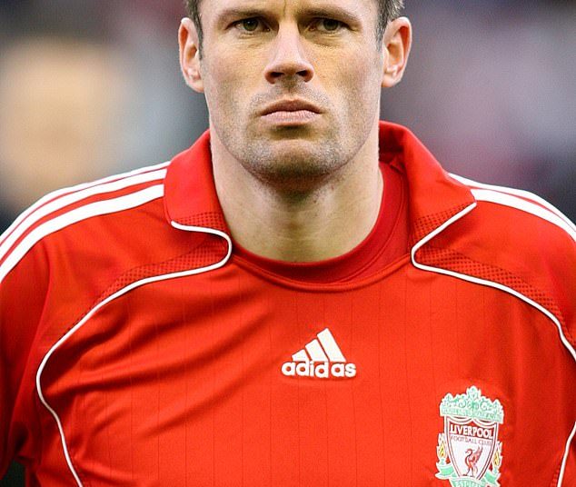 La leyenda del Liverpool, Jamie Carragher, ha pedido al club de Merseyside que recupere su antiguo logotipo