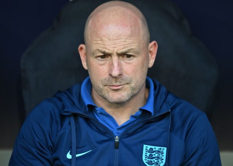 Lee Carsley confirma que Ben White sigue sin estar disponible para la selección de Inglaterra