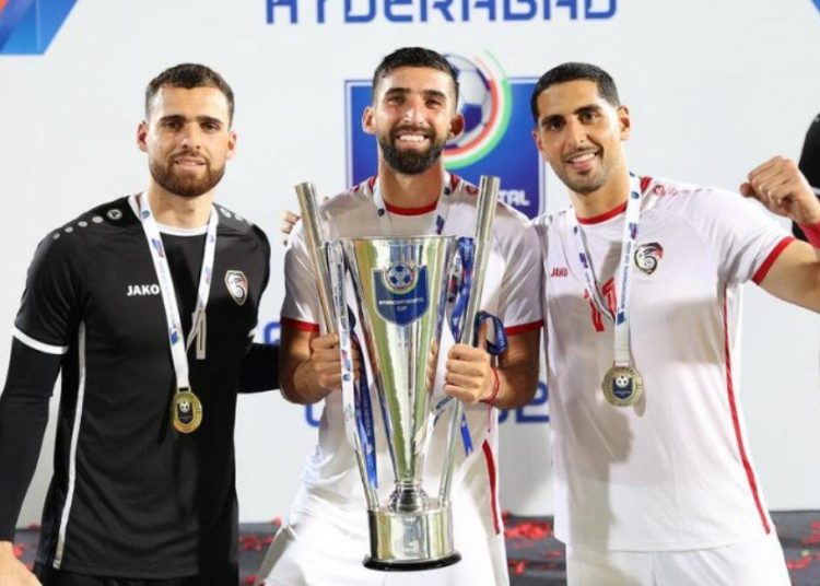 Sabbag arremetió contra usuario que se burló de la Copa que ganó el delantero con la Selección de Siria. Foto: Instagram Pablo Sabbag