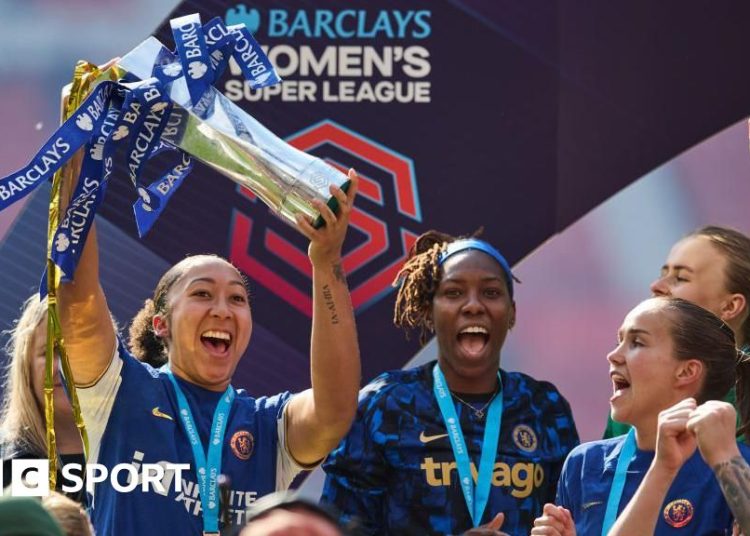 Chelsea players celebrate winning the WSL